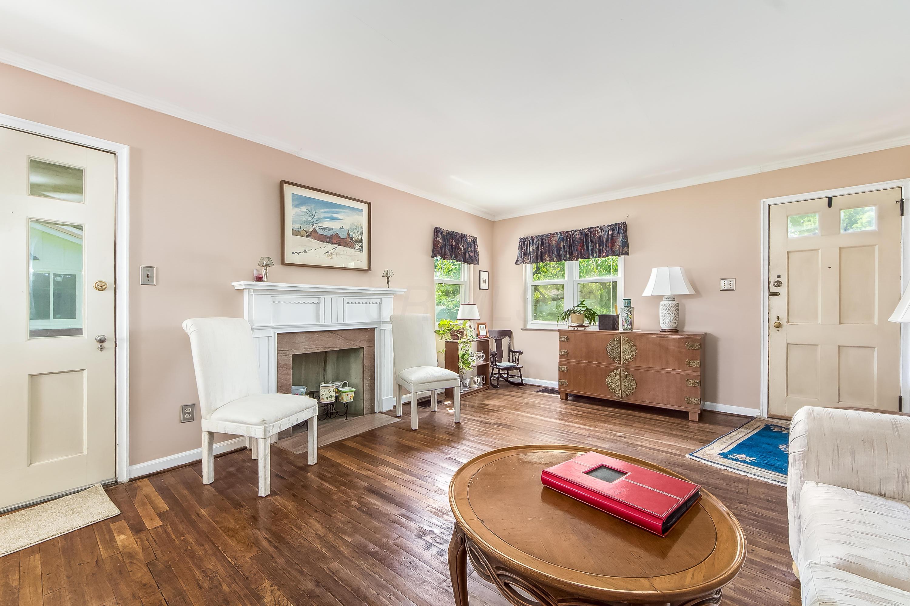2170 Inchcliff Road Columbus, OH 43221 - Photo 5 of 26