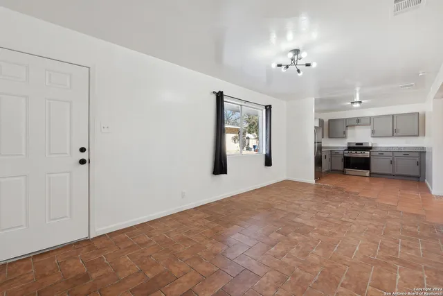 $995 | 810 Zachry Drive, San Antonio, TX 78228