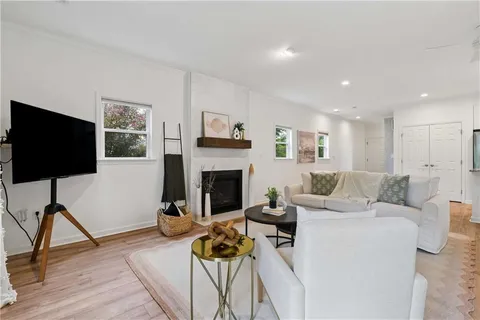 $725,000 | 226 Farrington Avenue Southeast, Atlanta, GA 30315