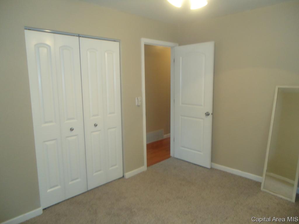 2257 East Watch Avenue Springfield, IL 62702 - Photo 11 of 22