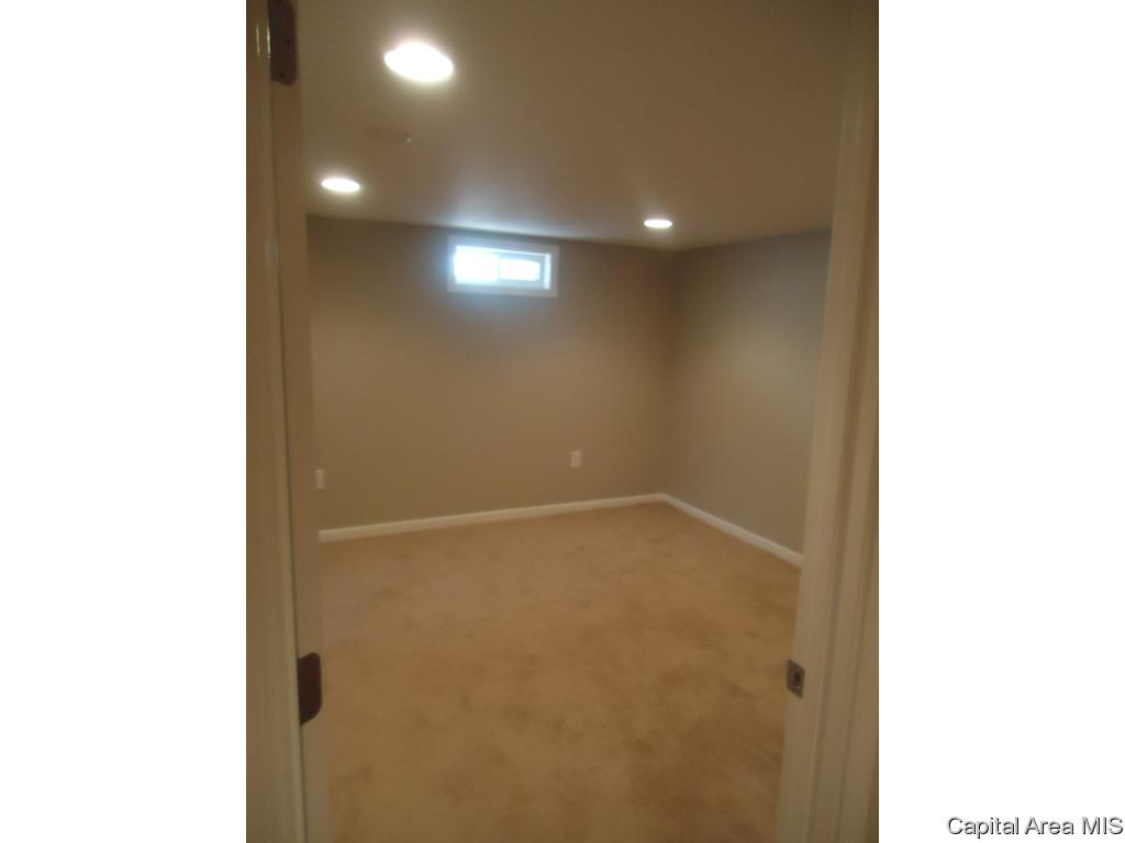 2257 East Watch Avenue Springfield, IL 62702 - Photo 17 of 22