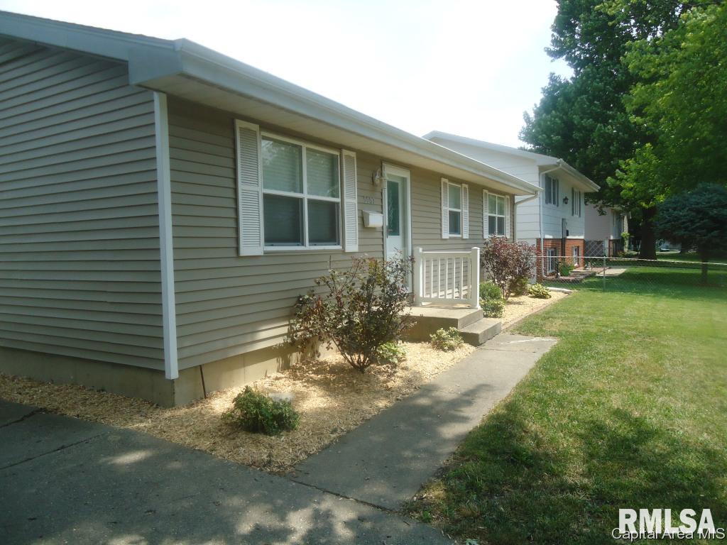 2257 East Watch Avenue Springfield, IL 62702 - Photo 2 of 22