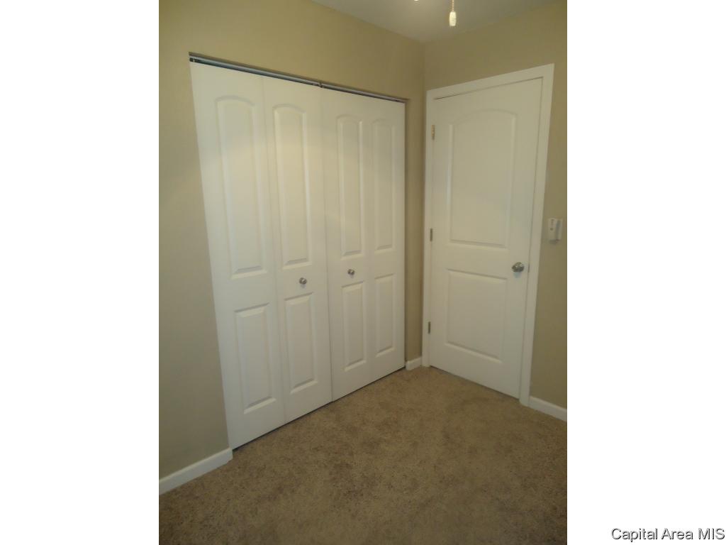 2257 East Watch Avenue Springfield, IL 62702 - Photo 8 of 22