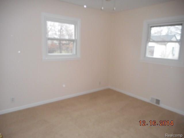 47865 Greenview Road Utica, MI 48317 - Photo 10 of 16 DSCN5853.jpg