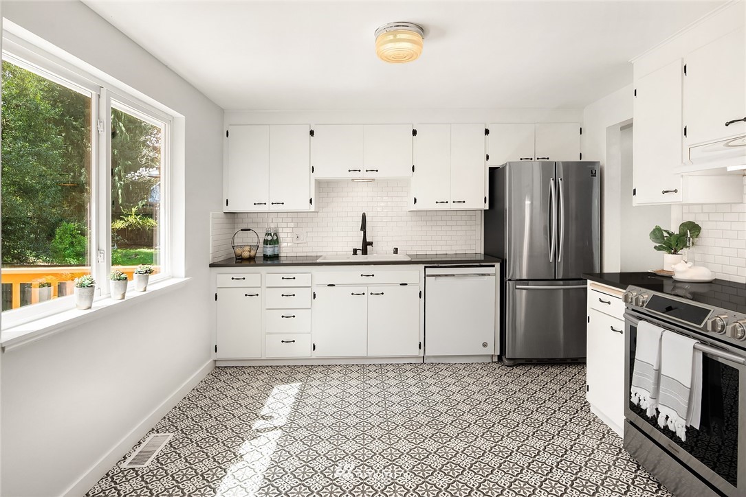 9227 Northeast 183rd Street Bothell, WA 98011 - Photo 11 of 30 Gallery Image 11