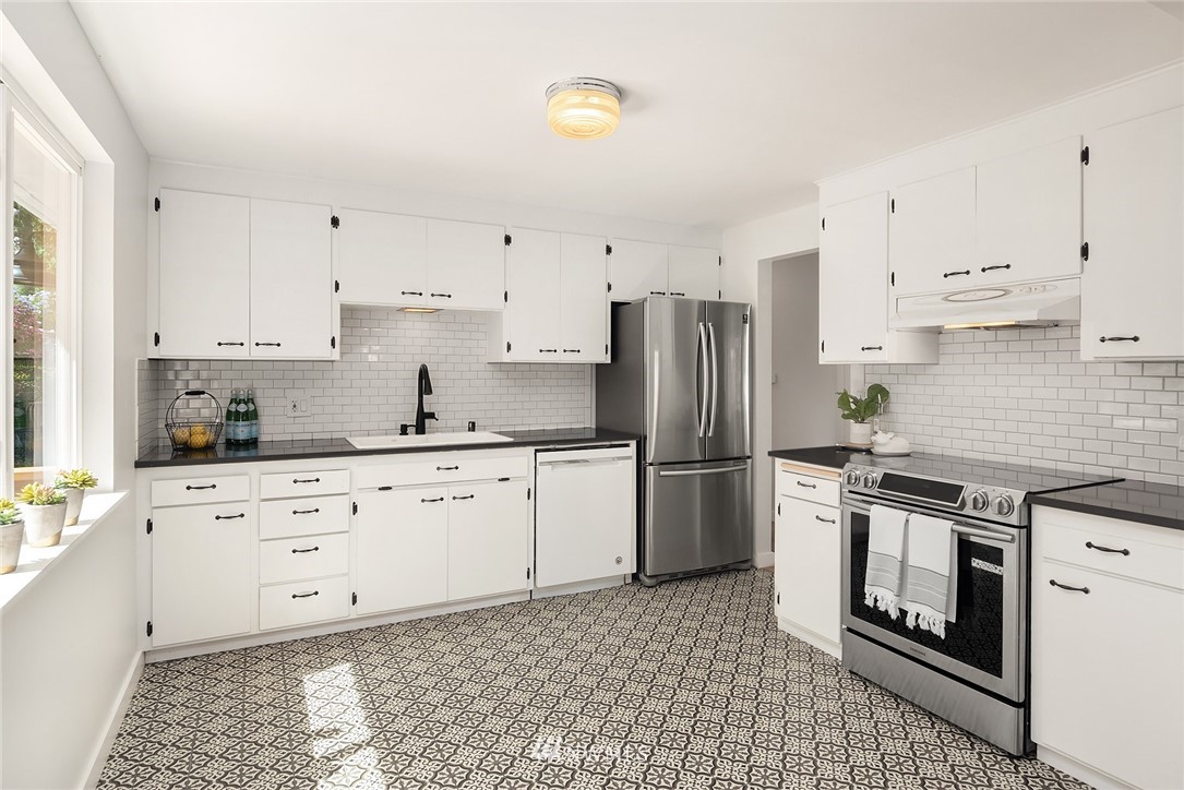 9227 Northeast 183rd Street Bothell, WA 98011 - Photo 12 of 30 Gallery Image 12