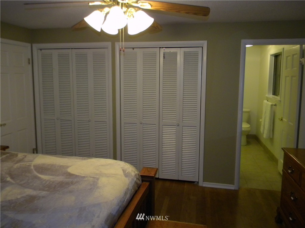 9021 Lake Steilacoom Point Road Southwest Lakewood, WA 98498 - Photo 14 of 25