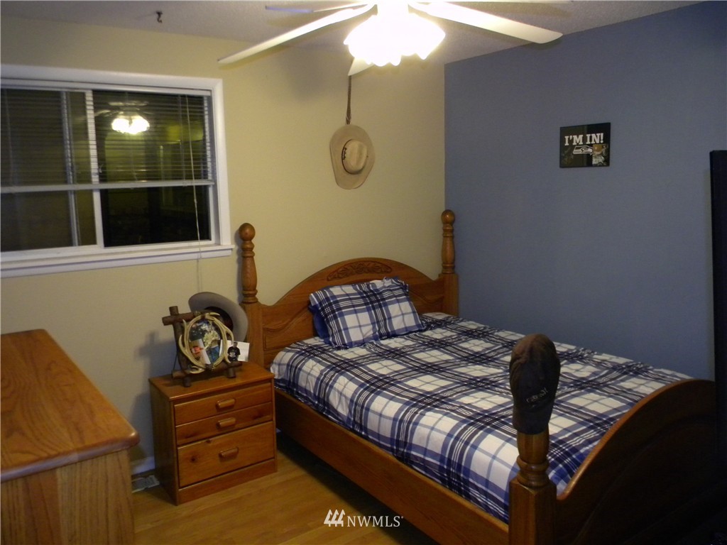 9021 Lake Steilacoom Point Road Southwest Lakewood, WA 98498 - Photo 17 of 25