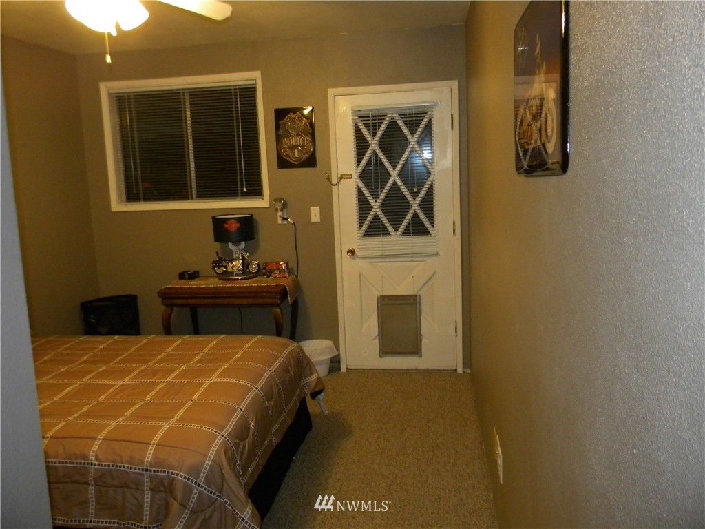 9021 Lake Steilacoom Point Road Southwest Lakewood, WA 98498 - Photo 20 of 25