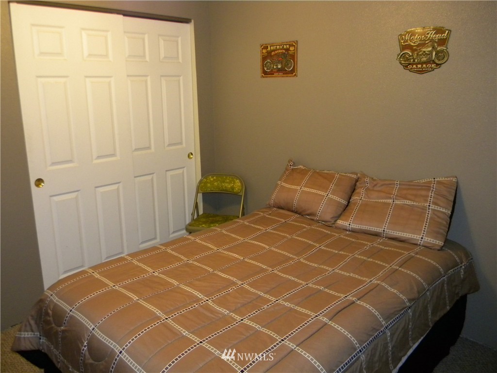 9021 Lake Steilacoom Point Road Southwest Lakewood, WA 98498 - Photo 21 of 25