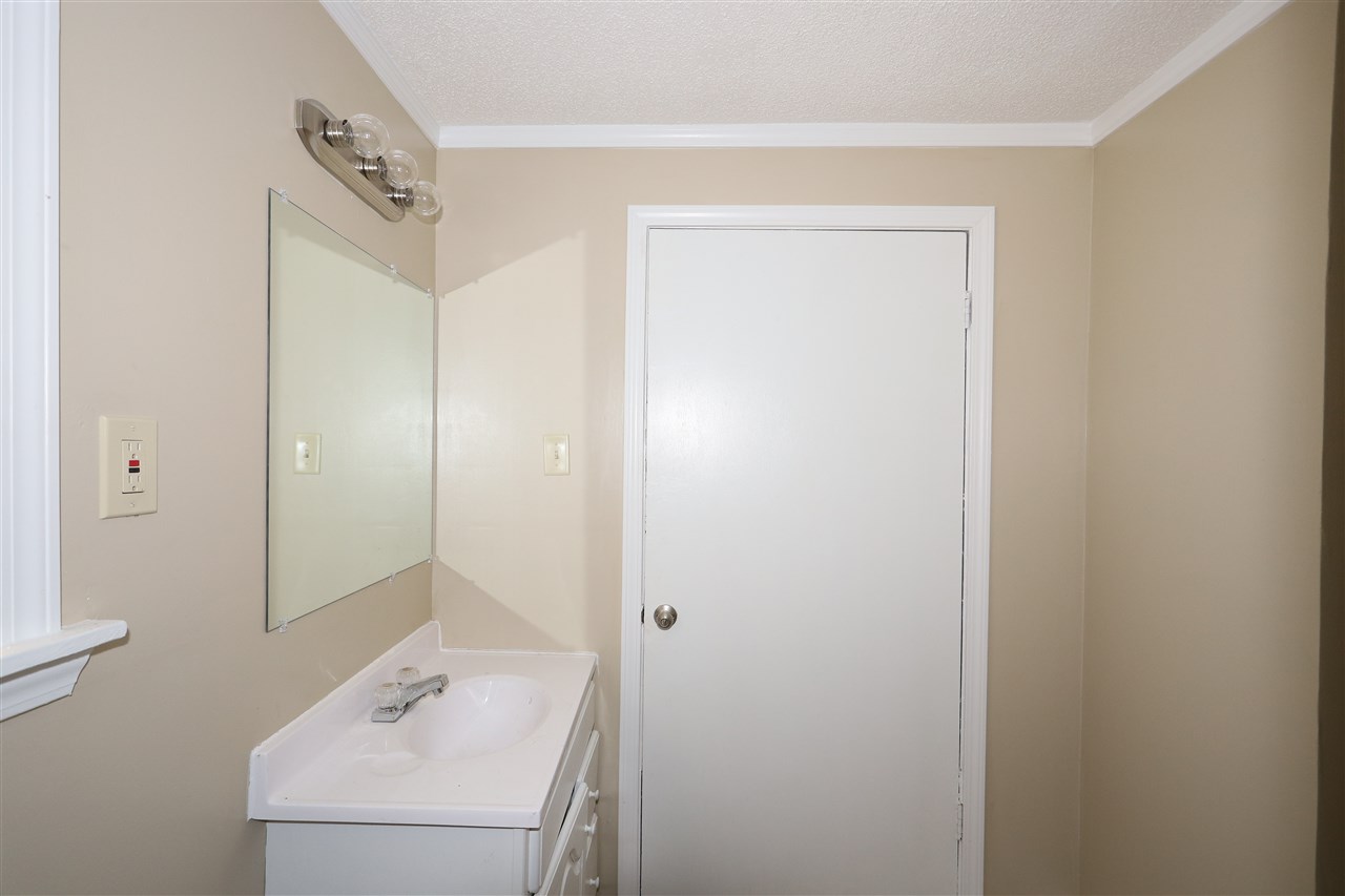 1040 Railton Road Memphis, TN 38111 - Photo 7 of 10