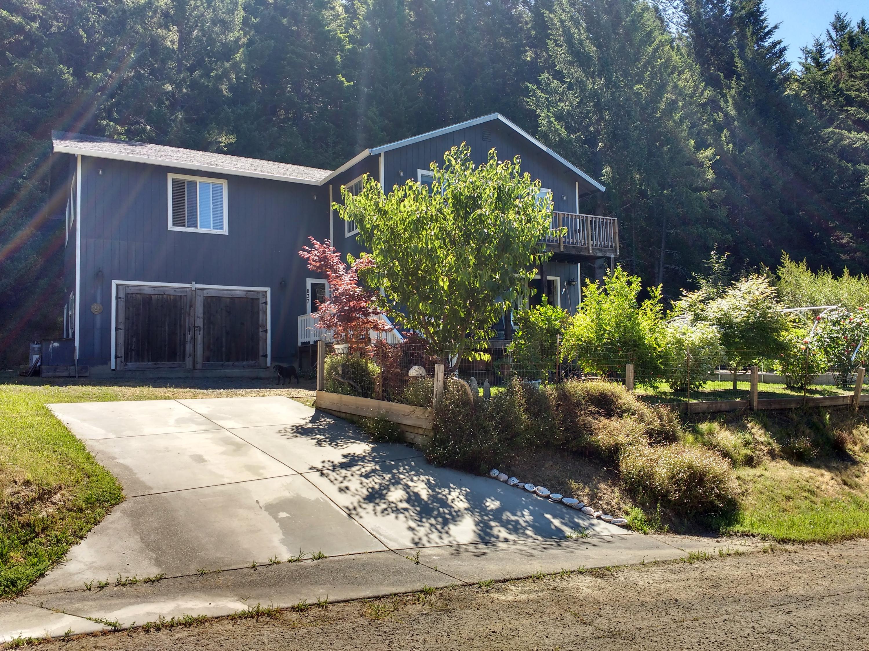 837 Blueridge Road Whitethorn, CA 95589 - Photo 2 of 29