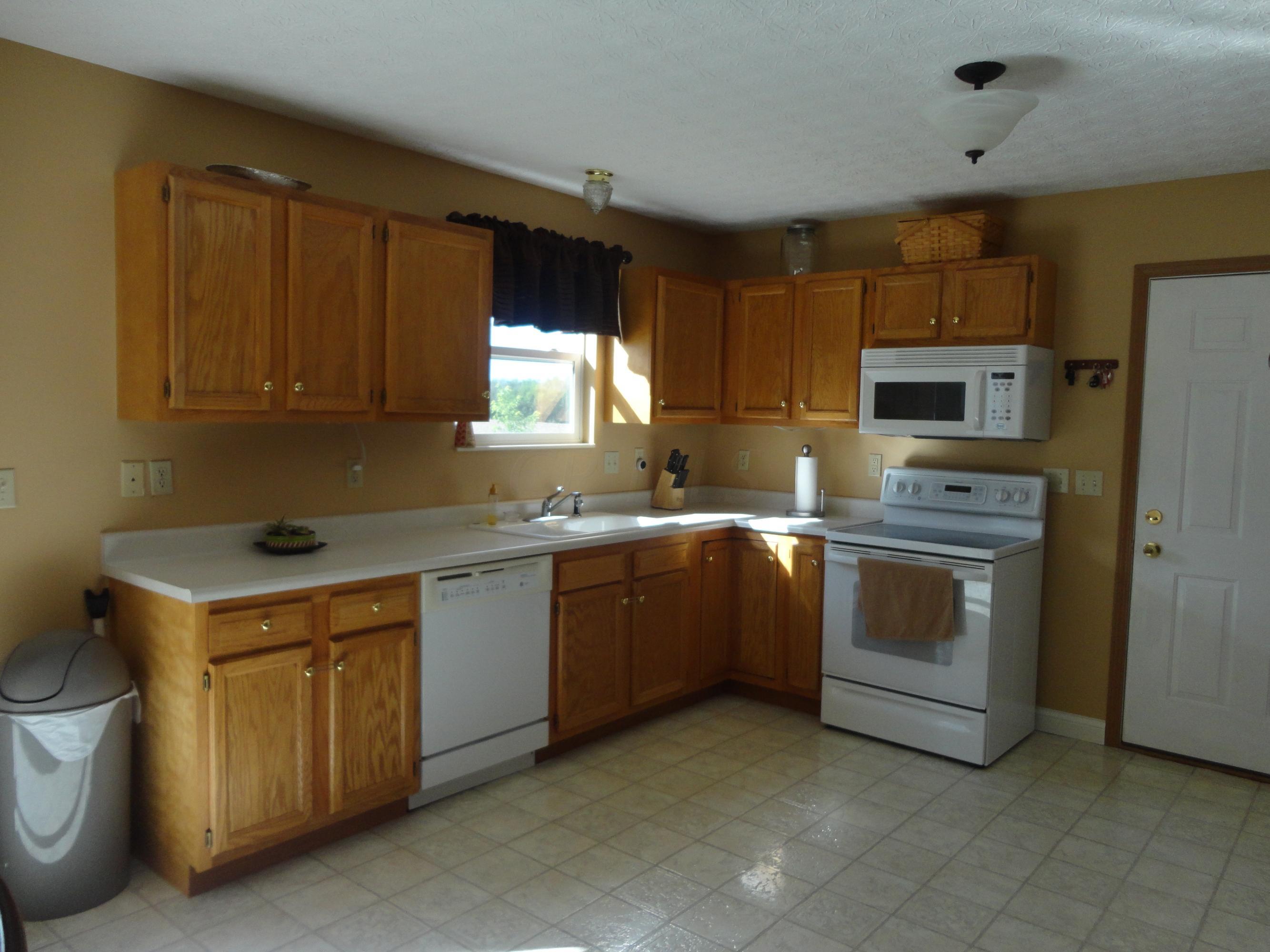 9590 Loop Road Millersport, OH 43046 - Photo 14 of 17