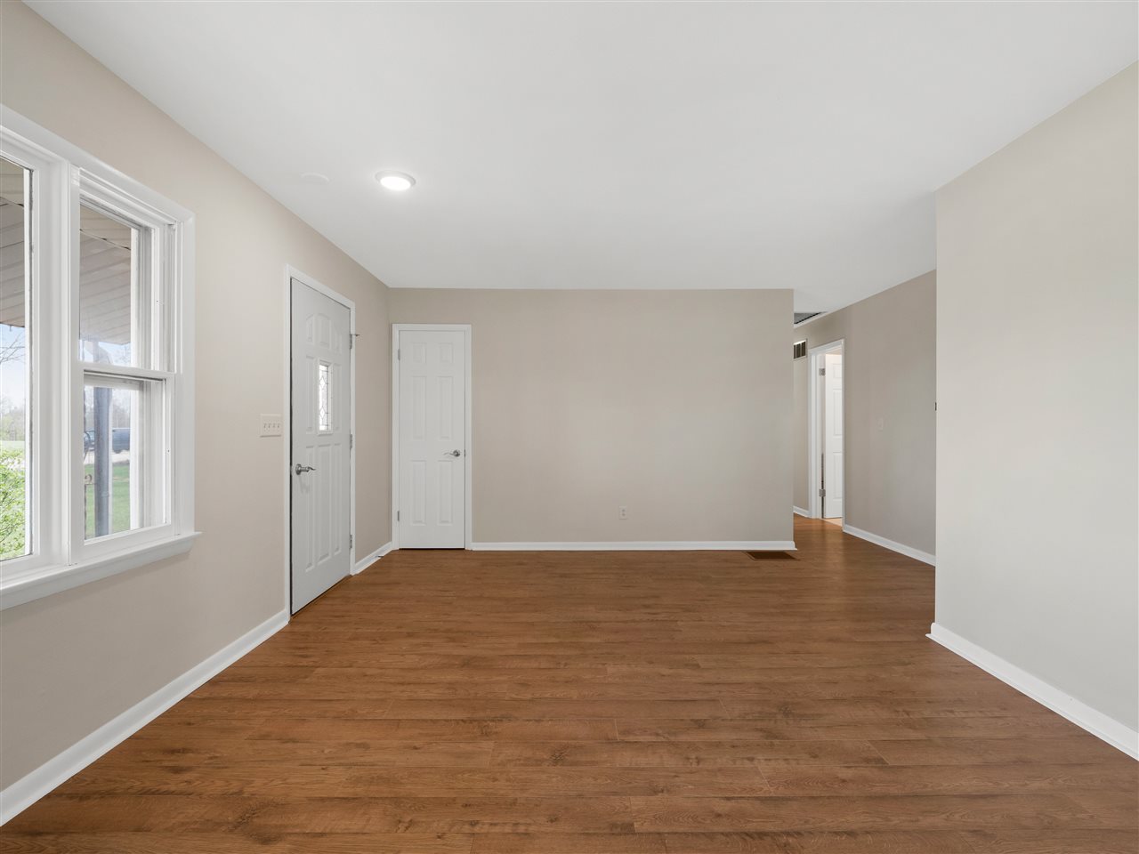 11604 Coverdale Road Fort Wayne, IN 46809 - Photo 4 of 36