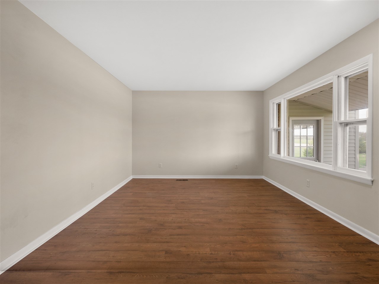 11604 Coverdale Road Fort Wayne, IN 46809 - Photo 5 of 36