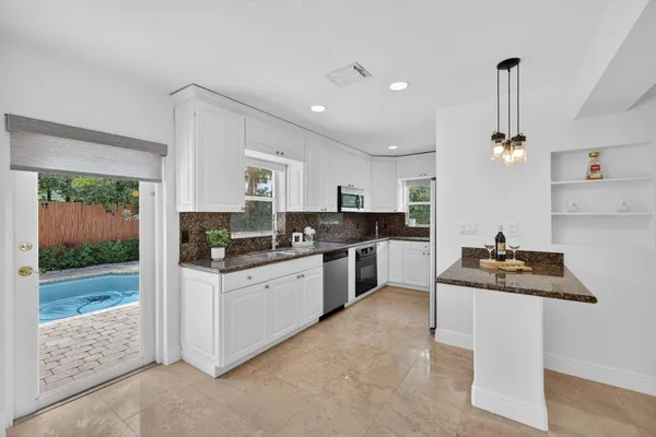 $6,500 | 2808 Northeast 22nd Street, Fort Lauderdale, FL 33305