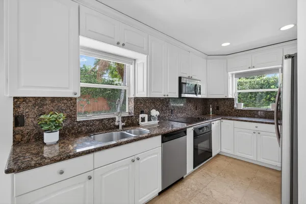 $6,500 | 2808 Northeast 22nd Street, Fort Lauderdale, FL 33305