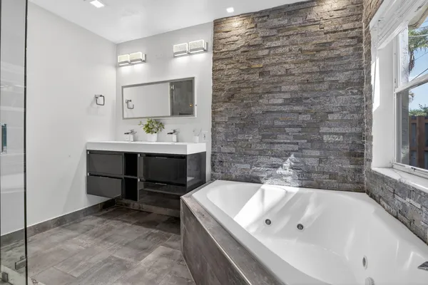 $6,500 | 2808 Northeast 22nd Street, Fort Lauderdale, FL 33305