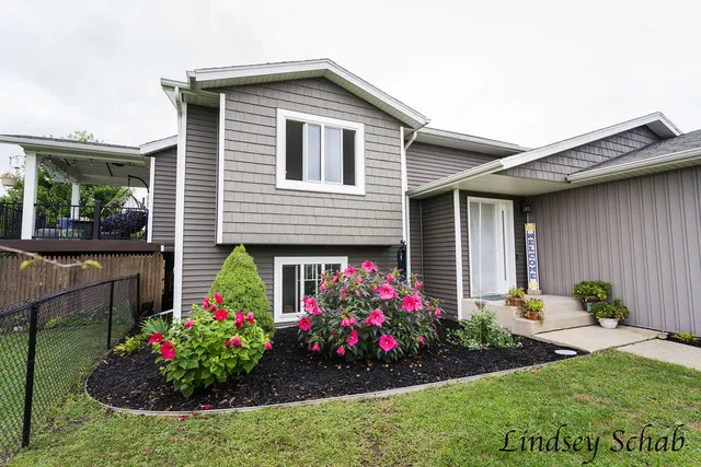 $459,999 | 15333 Cedar Springs Avenue Northeast, Cedar Springs, MI 49319