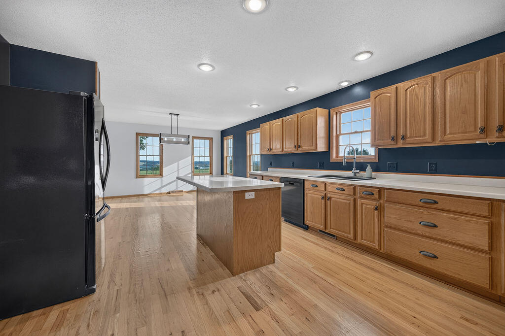 W28184 Bills Valley Road Arcadia, WI 54612 - Photo 25 of 57 Kitchen