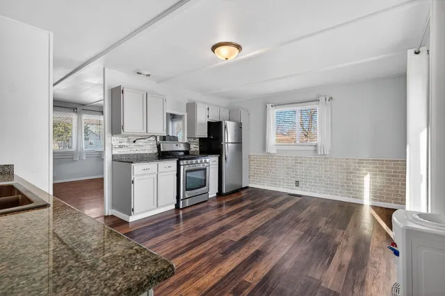 $219,000 | 1429 Water Street, Morris, IL 60450