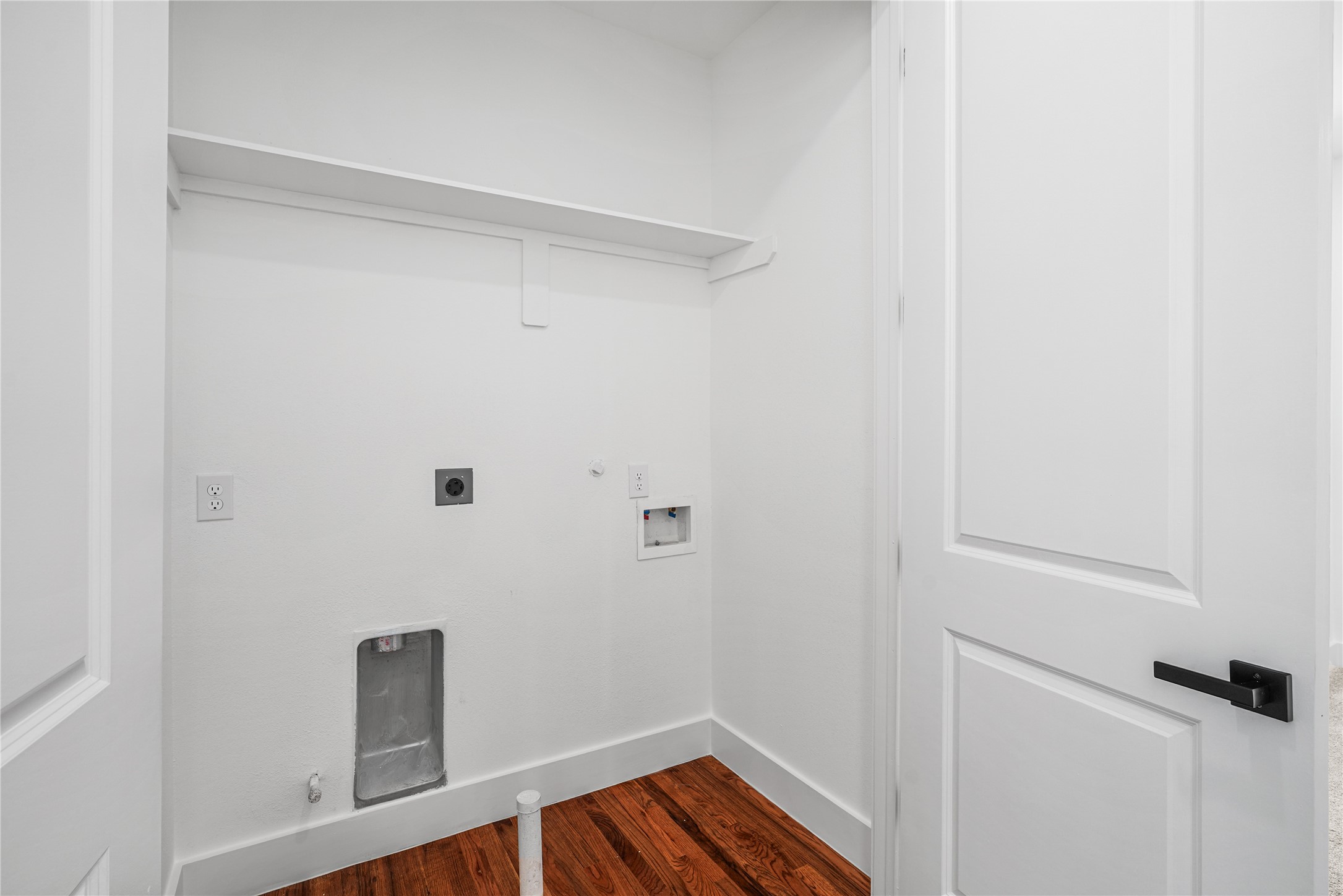 3405 Baer Street Houston, TX 77020 - Photo 23 of 28 a view of room with wooden floor