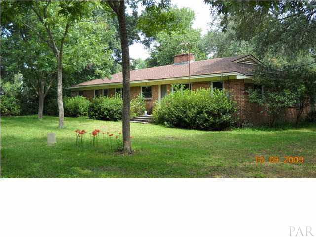 4664 Cerny Road Pensacola, FL 32526 - Photo 2 of 22 back yard