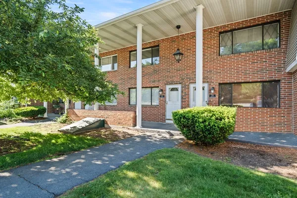 $400,000 | 25 Farrwood Drive, Unit 25, Haverhill, MA 01835