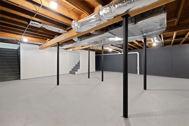 $1,279,900 | 36 Kinnicutt Avenue, Warren, RI 02885