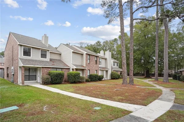 $1,850 | 207 Pineridge Court, Mandeville, LA 70448
