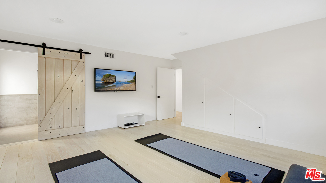 21818 Pacific Coast Highway Malibu, CA 90265 - Photo 12 of 42