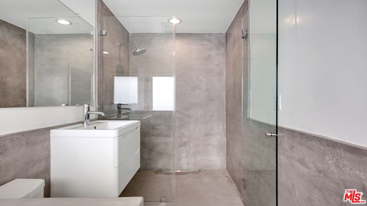 21818 Pacific Coast Highway Malibu, CA 90265 - Photo 15 of 42