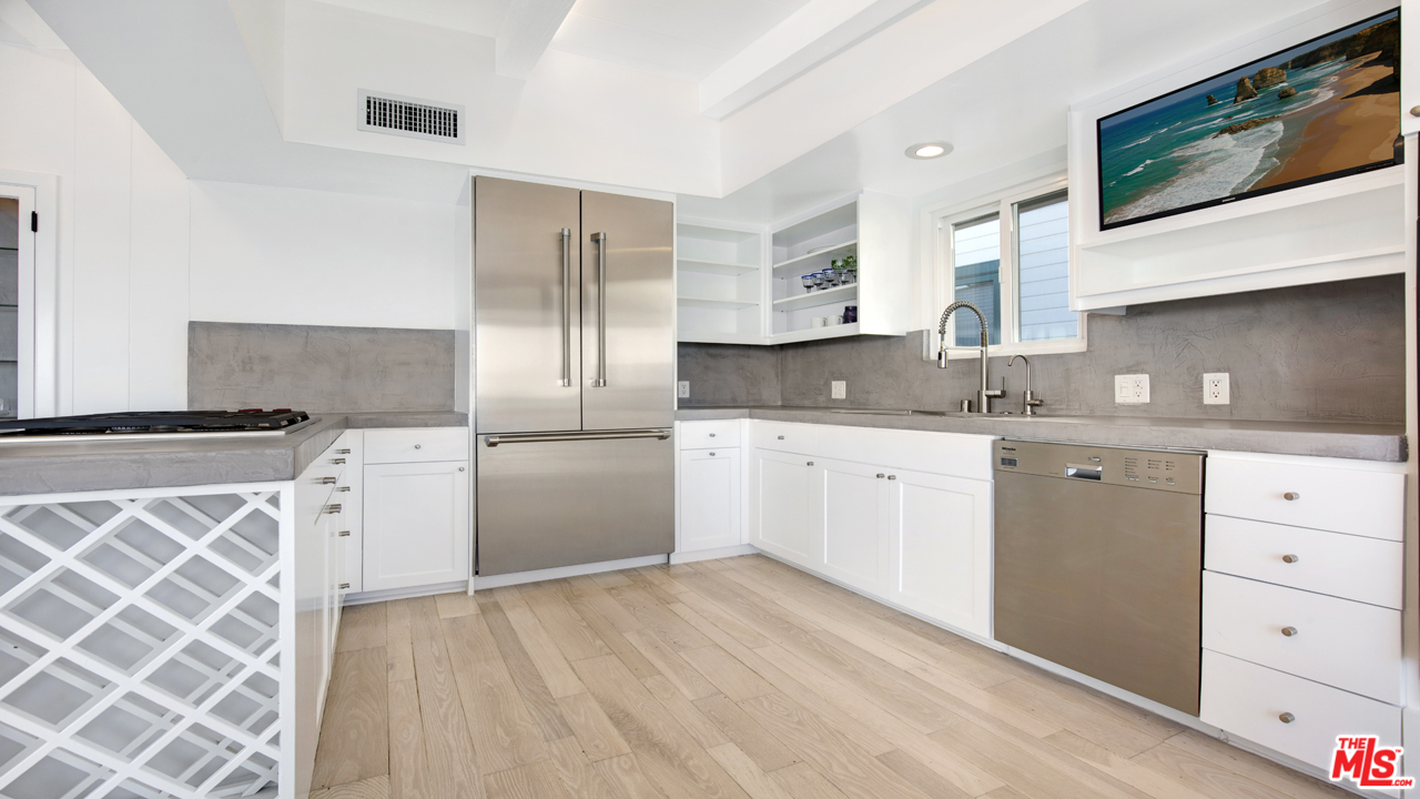 21818 Pacific Coast Highway Malibu, CA 90265 - Photo 16 of 42