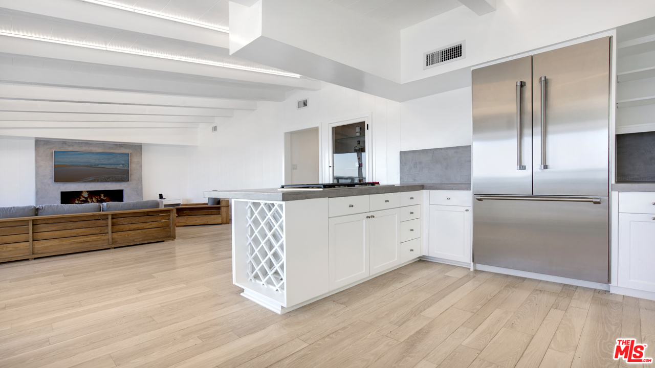 21818 Pacific Coast Highway Malibu, CA 90265 - Photo 17 of 42