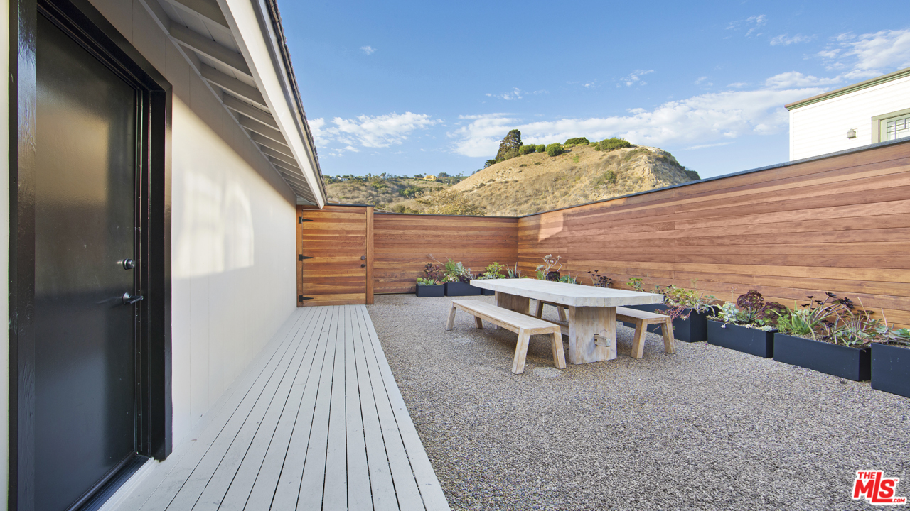 21818 Pacific Coast Highway Malibu, CA 90265 - Photo 21 of 42