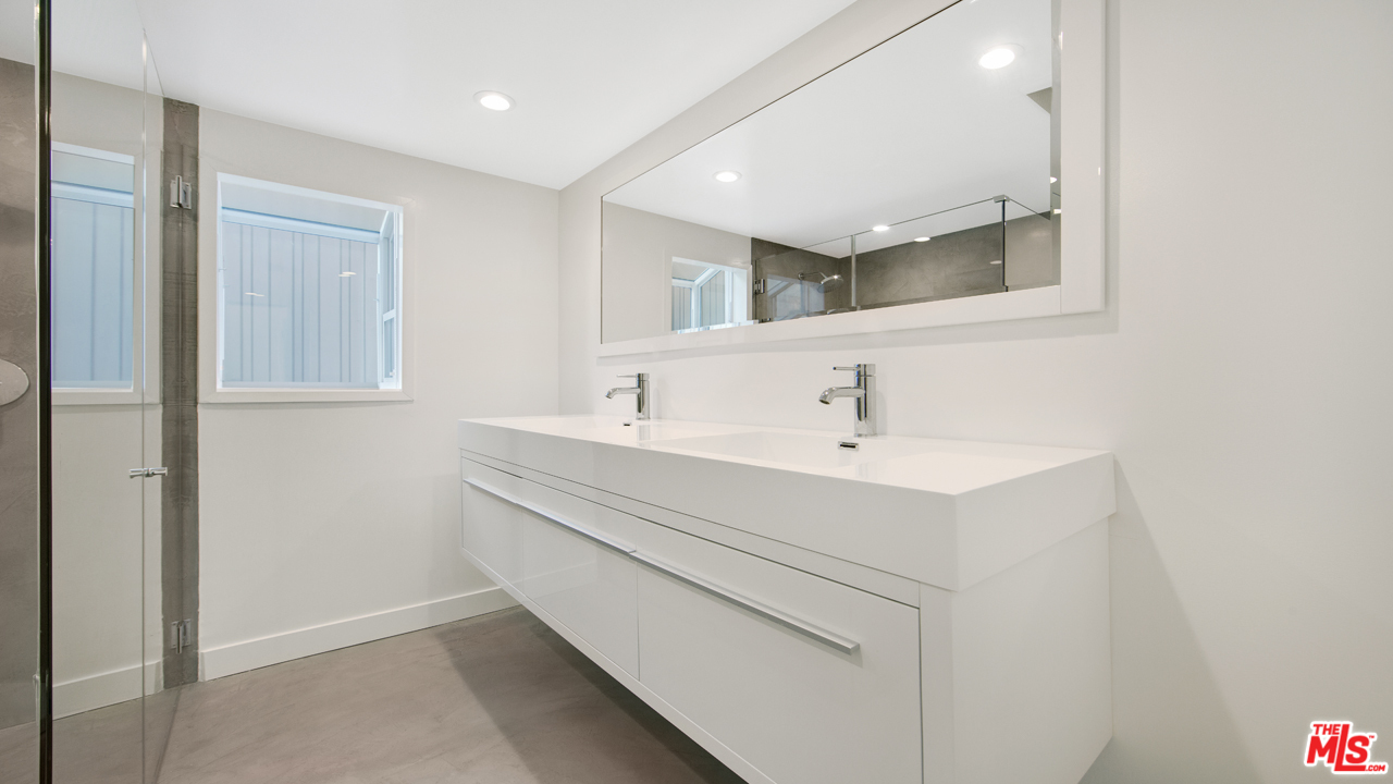 21818 Pacific Coast Highway Malibu, CA 90265 - Photo 23 of 42