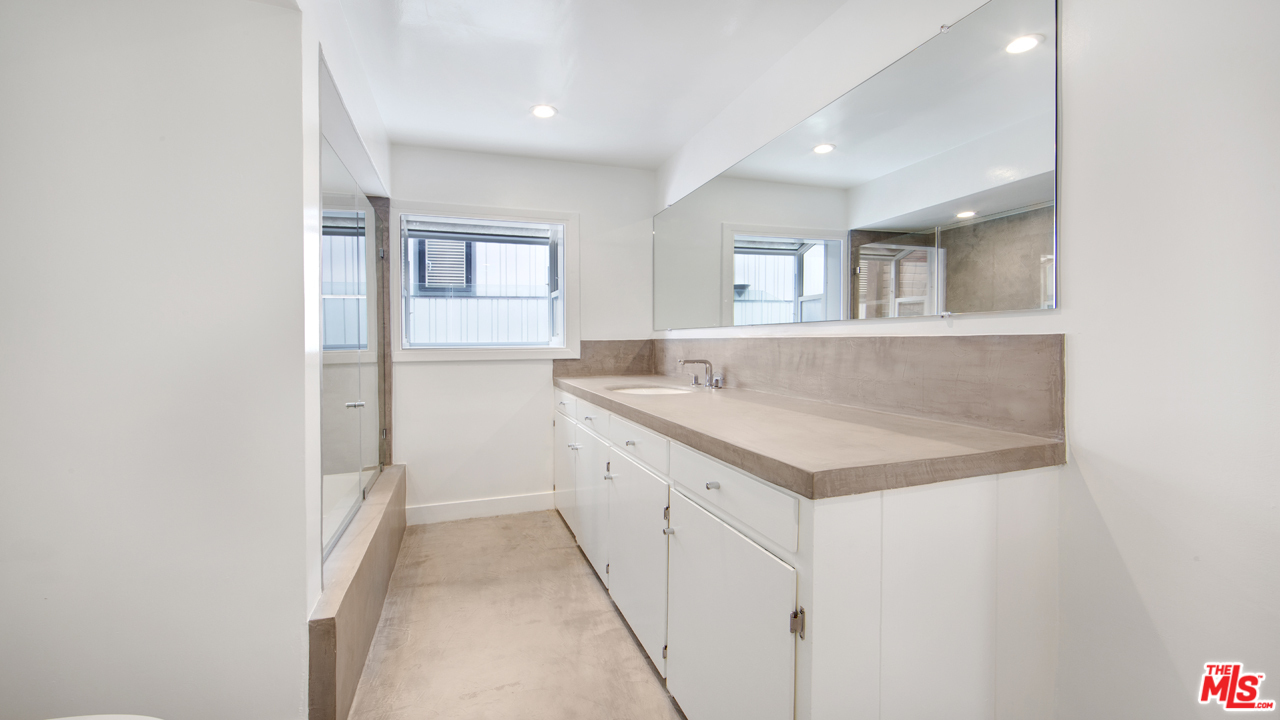 21818 Pacific Coast Highway Malibu, CA 90265 - Photo 29 of 42
