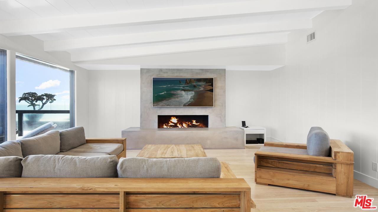 21818 Pacific Coast Highway Malibu, CA 90265 - Photo 7 of 42