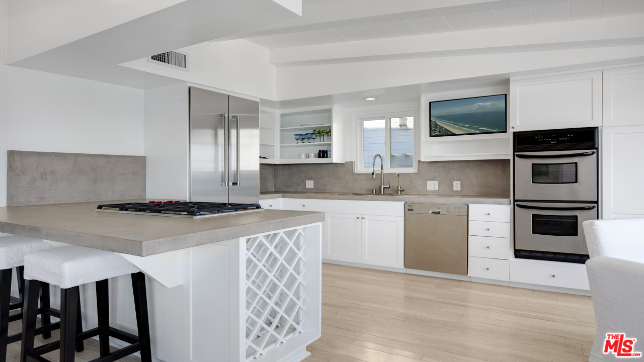 21818 Pacific Coast Highway Malibu, CA 90265 - Photo 9 of 42