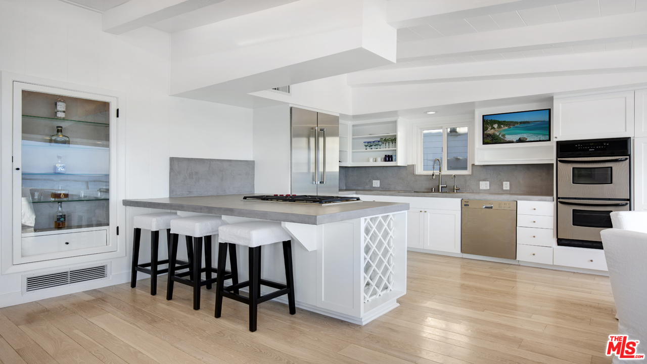 21818 Pacific Coast Highway Malibu, CA 90265 - Photo 10 of 42
