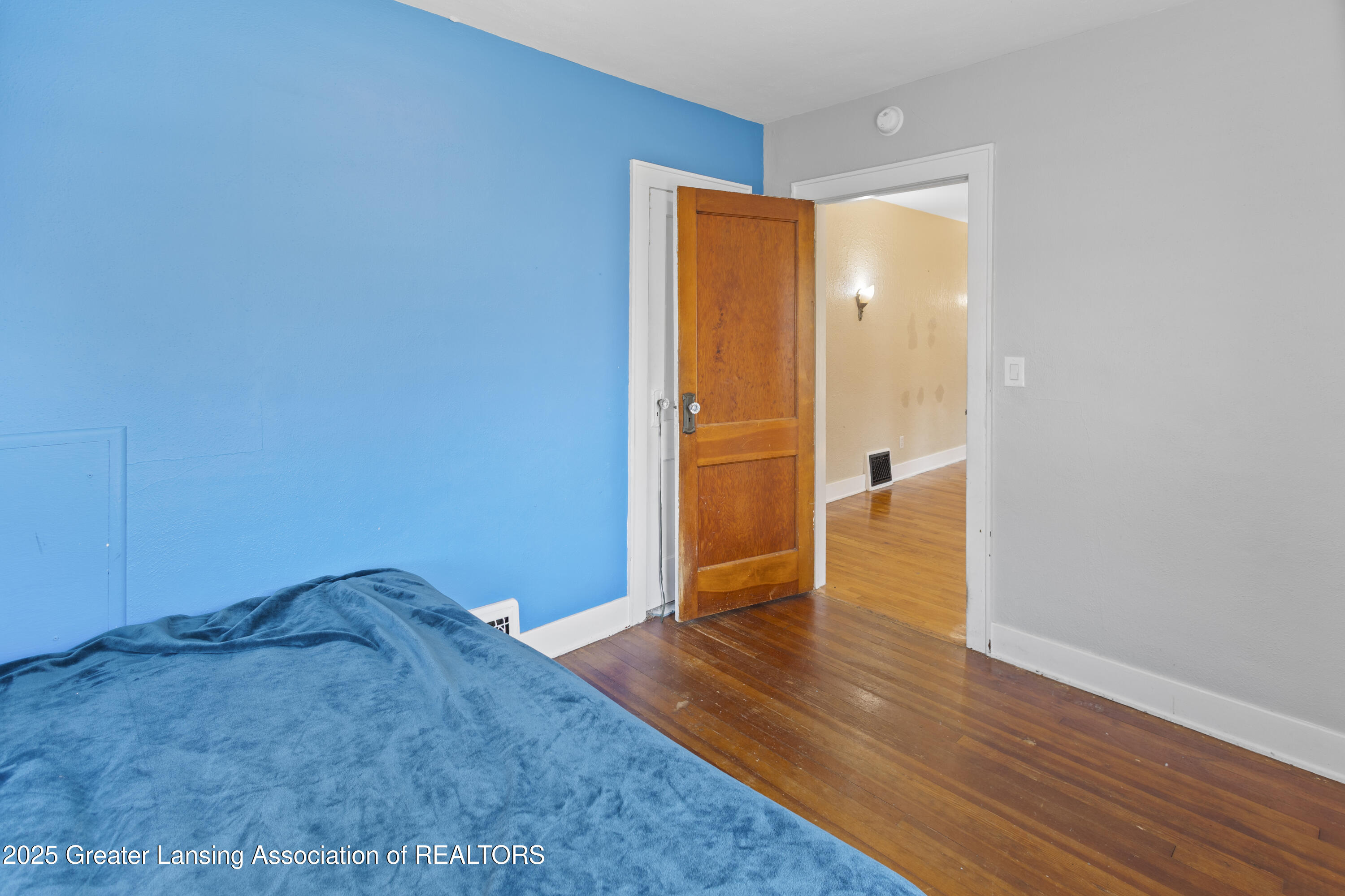 2335 Harding Avenue Lansing, MI 48910 - Photo 20 of 52 IMG_5376