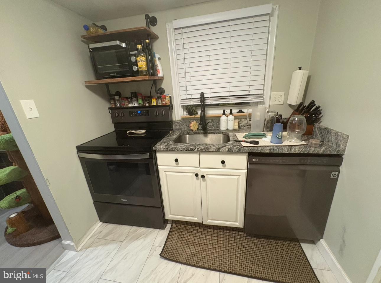 233 Haverhill Road Joppa, MD 21085 - Photo 4 of 20 Kitchen