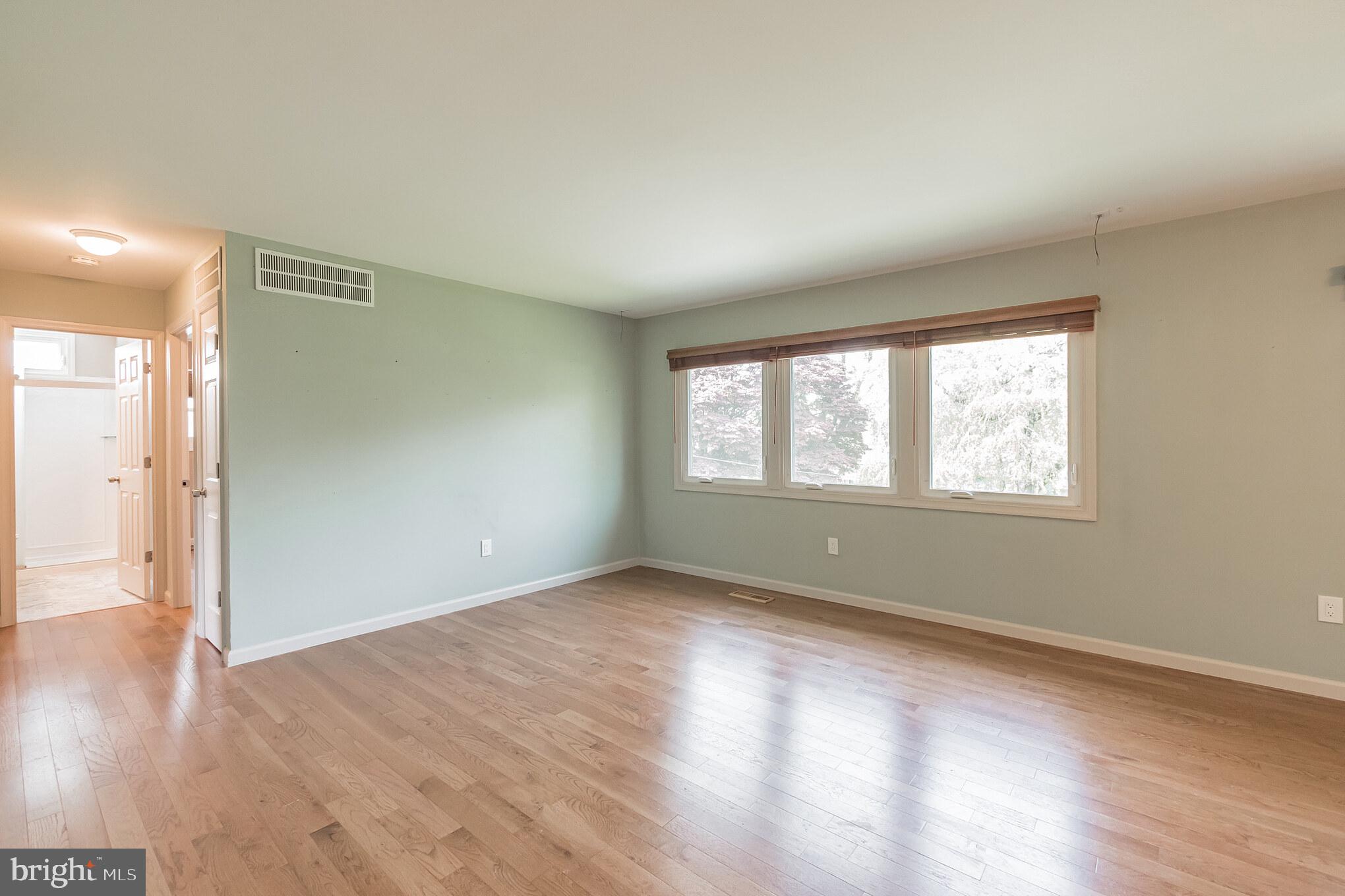 224 Timber Grove Road Reisterstown, MD 21136 - Photo 4 of 33