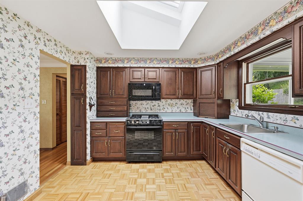 8244 Coach Court Allison Park, PA 15101 - Photo 16 of 50