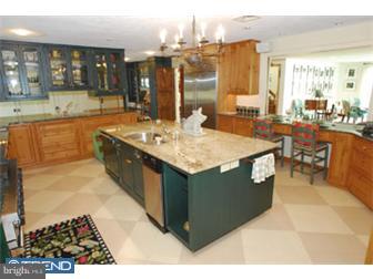 713 Glengarry Road Philadelphia, PA 19118 - Photo 4 of 12 Kitchen