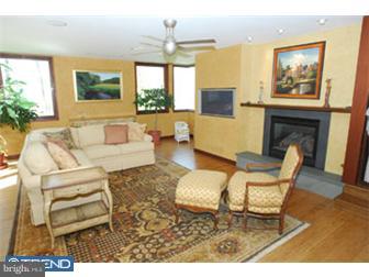 713 Glengarry Road Philadelphia, PA 19118 - Photo 5 of 12 Family Room