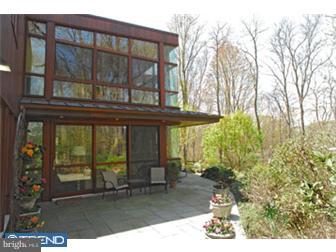 713 Glengarry Road Philadelphia, PA 19118 - Photo 10 of 12 Exterior Back