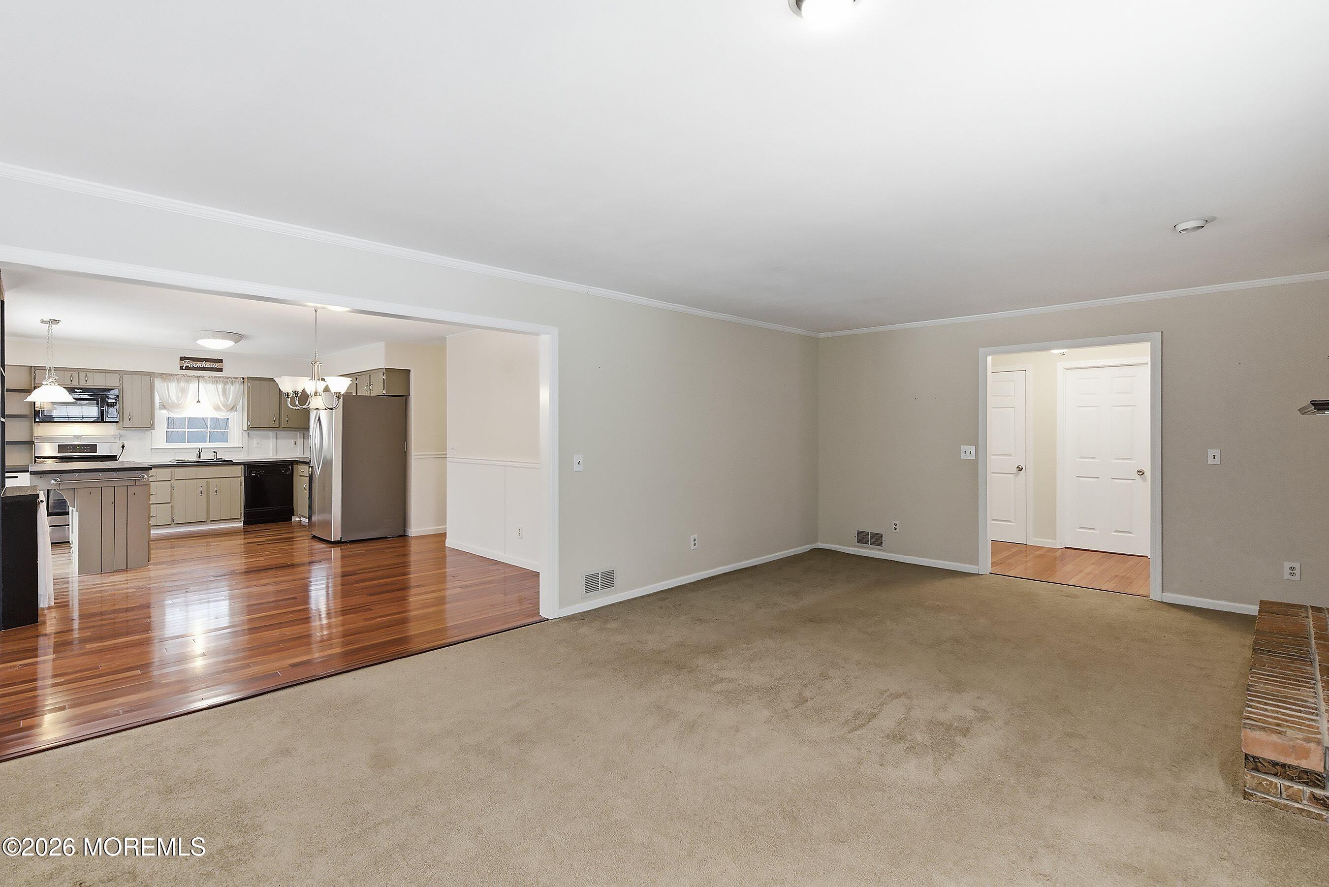 638 Freehold Road Jackson, NJ 08527 - Photo 7 of 34 07-Living 1B