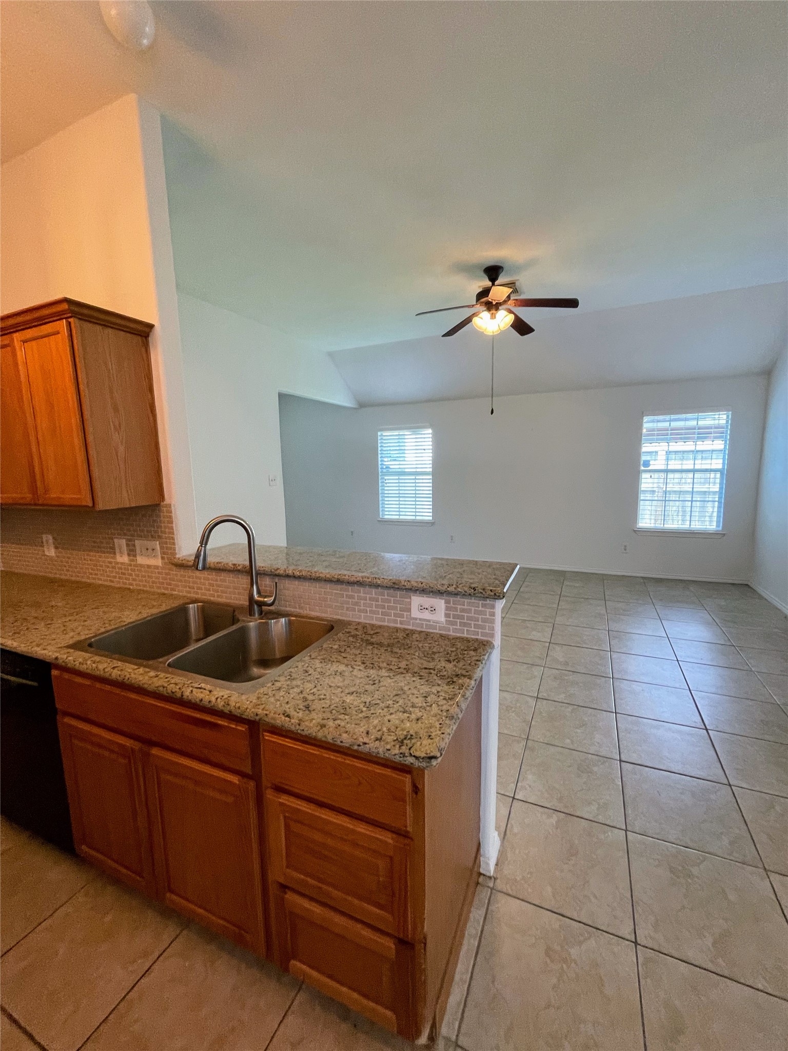 4010 Bealey Lane Houston, TX 77047 - Photo 11 of 29 Gallery Image 11