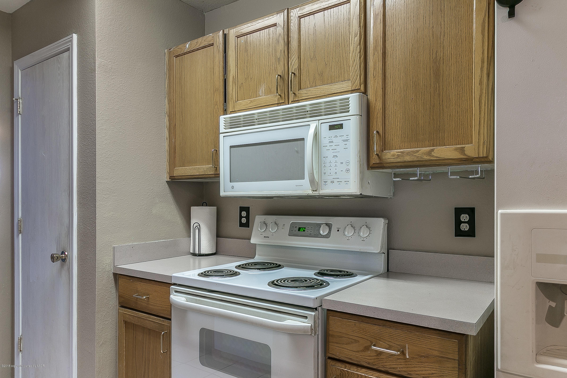 5201 Capulin Lane Amarillo, TX 79110 - Photo 6 of 14 006_Kitchen 3